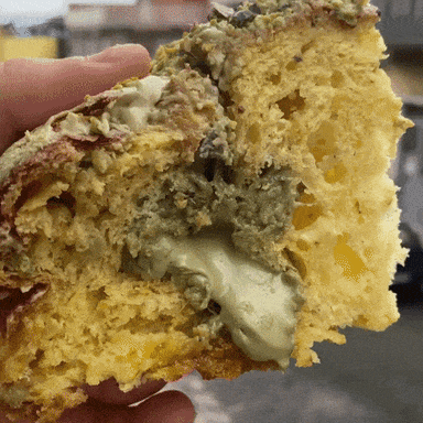 Box DOPPIO Pasquale Colomba al pistacchio da oltre 1,2kg + 2x Uova di Pasqua FARCITE da 650gr ( 1 latte + 1 fondente )