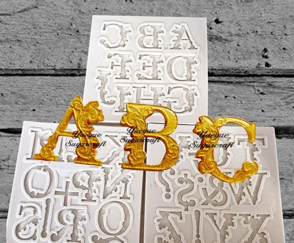 Lettere Decorate Alfabeto Barocco. Set di 3 Stampi in silicone. English Letter Silicone Molds For Baking