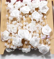 Pearl String with White Roses. 5 meters.