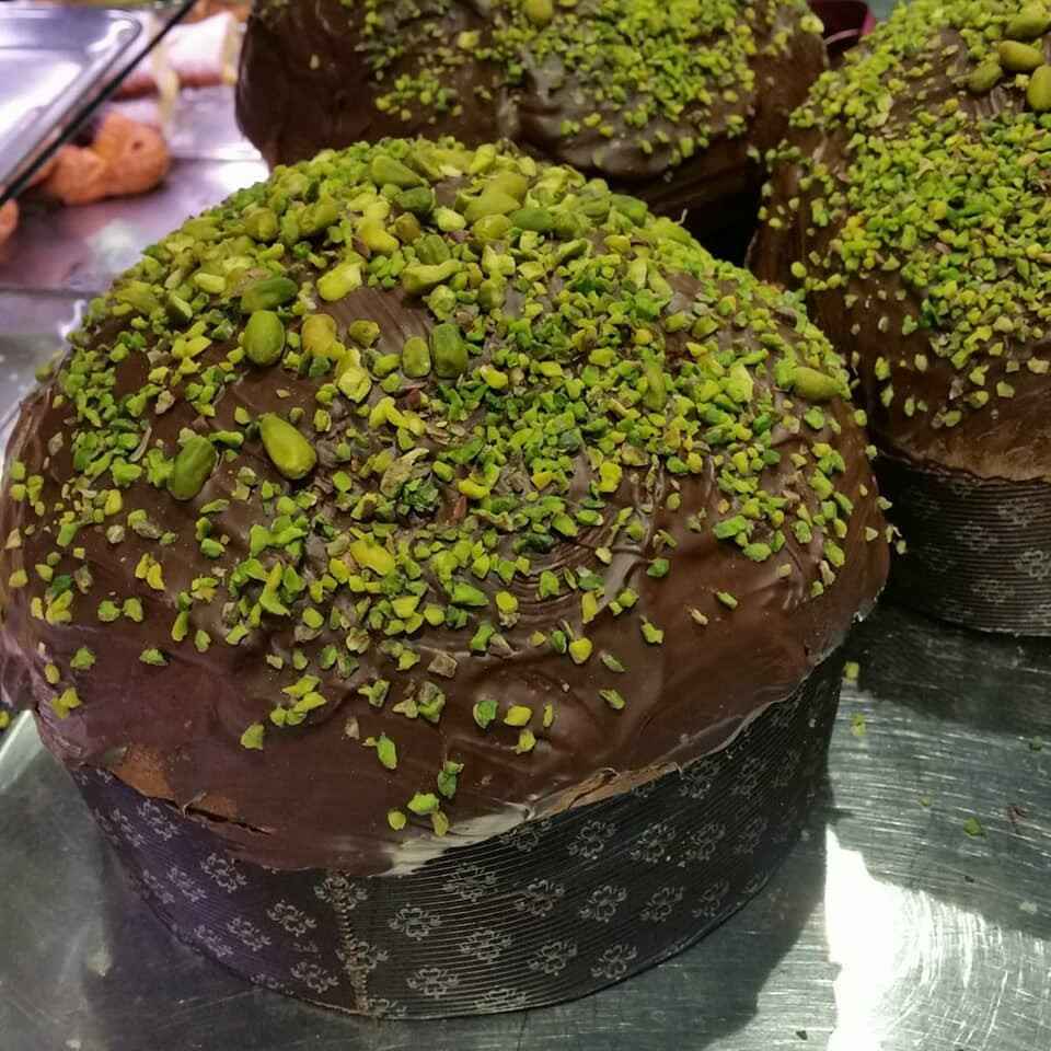 panettone artigianale naturale, tutto l'anno al pistacchio di BRONTE DOP 70%