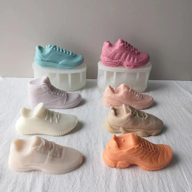Tante Scarpe Nike Adidas Converse Snickers e molte altre. Stampo scarpa in silicone anche per Candele Disponibilità limitata