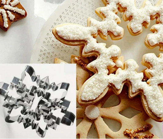 Stampo Natale con 12 forme. Fiocco di neve, Babbo Natale, Cappello, GingerBread e Pupazzo di neve
