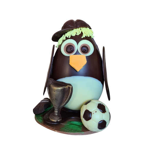 UOVO DI PASQUA PINGUINO “CALCIATORE”