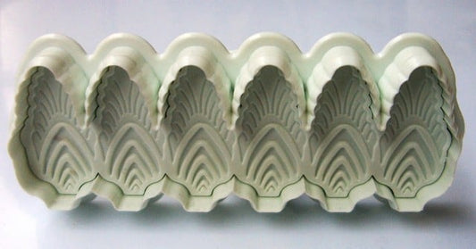 Pizzi e Merletti. Bordo con 6 Decori. Stampo espulsione Tagliapasta