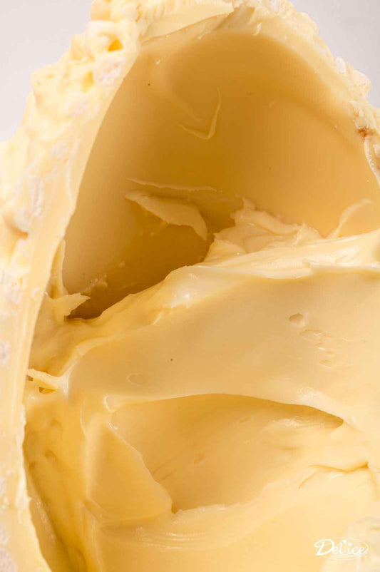 Uovo ai cereali bianco ripieno di crema gr.650
