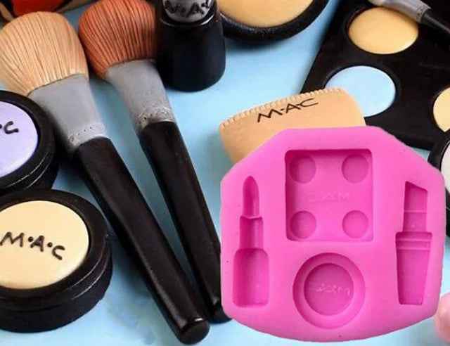 Rossetto Profumo e Cipria. Makeup Tools Lipstick Silicone Mold. Stampo Makeup