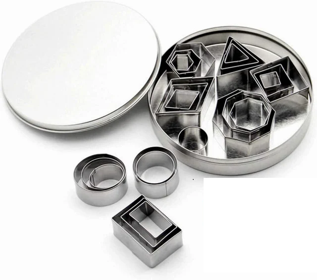 Set A di 24 Stampi Geometrici in metallo