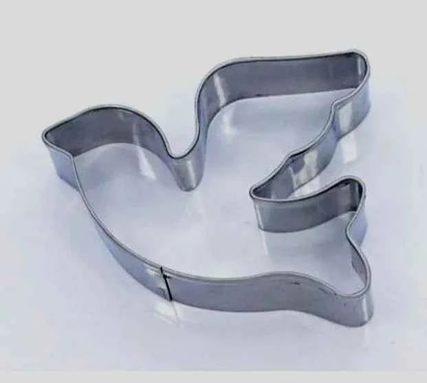 Tagliapasta in acciaio inox Colomba.  Tagliapasta in acciaio inox a forma di colomba, per realizzare biscotti e dolcetti.Dimensioni: 7 x 5,5 x 2 cm.