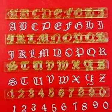 Set di 5 tagliapasta Alfabeto Lettere in plastica rigida.