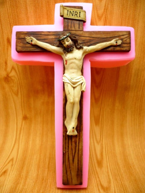 Grande Croce decorata con Gesù di 14.5 cm. Stampo in silicone