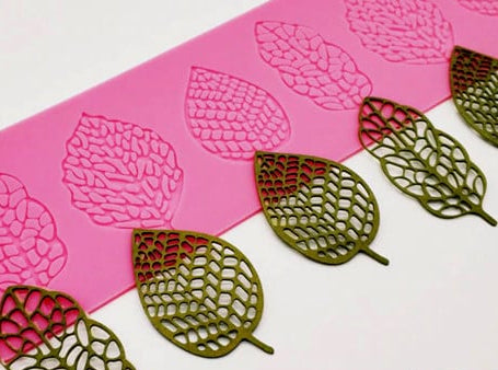 9-Leaf Silicone Forest Mat, 390 x 80 cm. Bosco Natura Line.