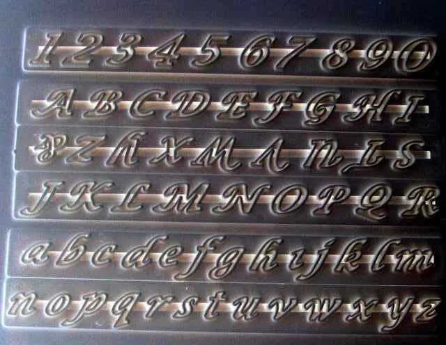 Stampi incisione Tagliapasta Set 26 Lettere Grandi.