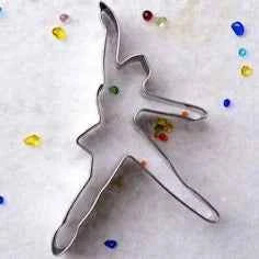 Ballerina. Tagliapasta in metallo.