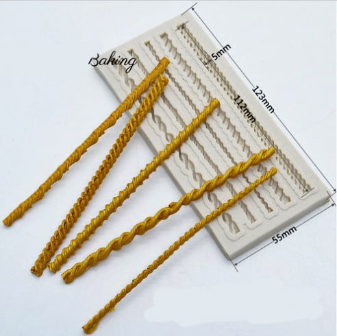 Baroque-themed pearl necklace. Silicone mold.