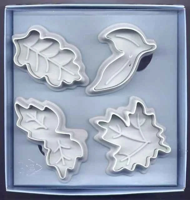 Foglie varie. Set di 4 Stampi espulsione Tagliapasta