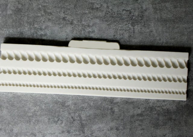 Pearl Necklace. Silicone mold in 3 sizes.