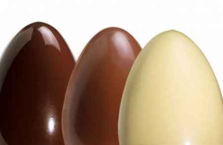 Uovo di cioccolato Classico in stoffa colorata