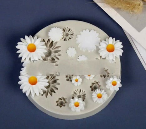 Various sized daisies. Silicone mold.