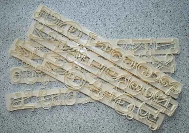 Funky Maiuscole Lettere e Numeri. Set stampo Alfabeto di 35 caratteri