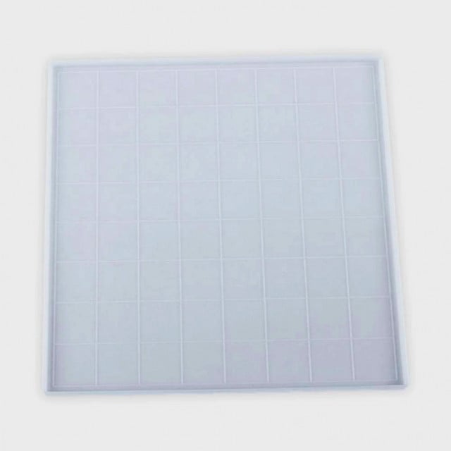 Complete 3D Chess Set with 28cm Fingerboard. Clear Resin Mold.