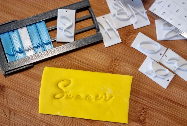 Swirly Font. Set Alfabeto Lettere e Numeri