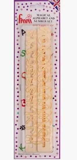 Old English. Lettere e Numeri. Set di 36 caratteri. Fmm