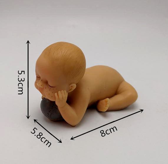 Neonato sulla Palla. Stampo in silicone ad alta definizione