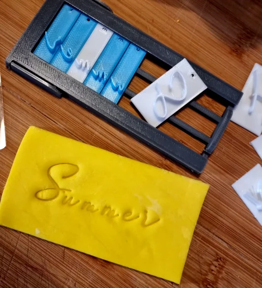 Swirly Font. Set Alfabeto Lettere e Numeri