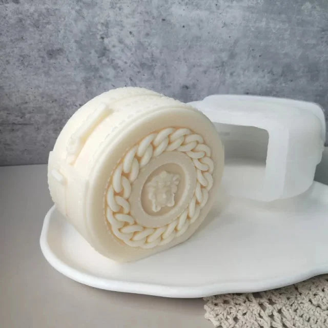 Grande Borsetta Logo Griffe Versace di 11.6 x h12 x 6.5 cm. Stampo in silicone anche per Candele