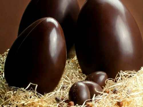 DUE COLOMBE UN UOVO DI PASQUA DA 250 GRAMMI OMAGGIO