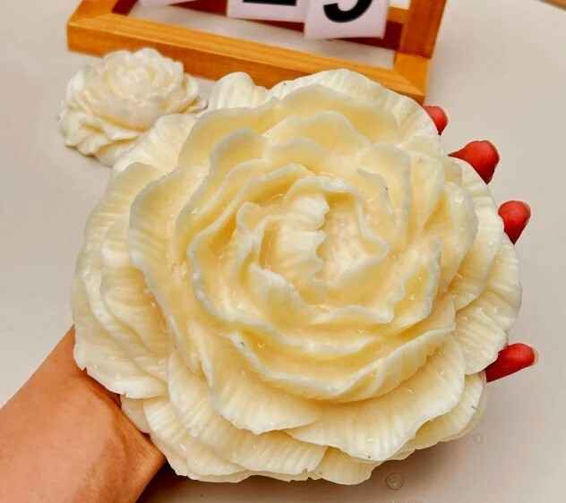 Grande Peonia di 15.3 cm. Stampo in silicone anche per Candele