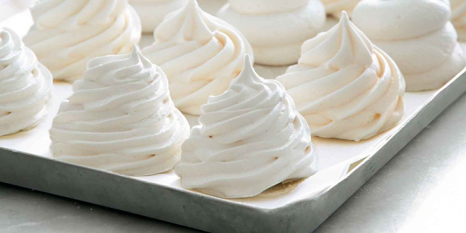 DOLCI meringhe bianche grandi spumotti francesi FORMATO da 600 GRAMMI. ZUCCHERO