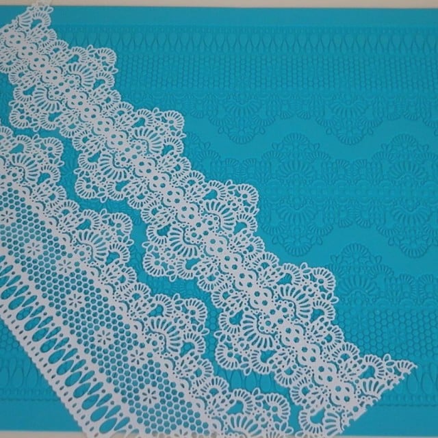 Bordo Pizzo e Merletti. Grande Tappetino in silicone.Modello CP1